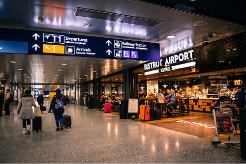 photo d'un hall d'aéroport